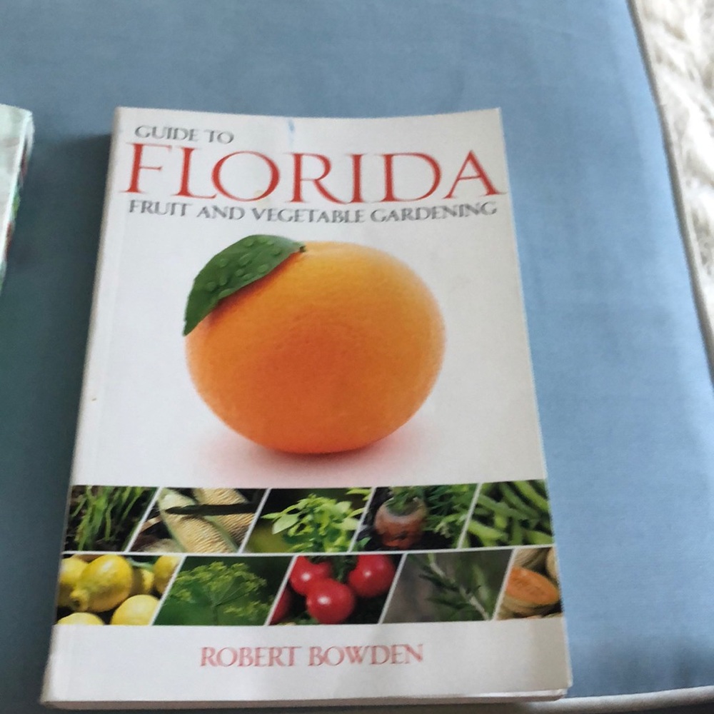 Gardening Book Bundle - Picture 8 of 13